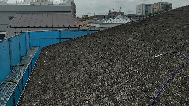 横暖ルーフαｓ　バズルーフ　カツキ板金　寄棟　屋根葺き替え　カバー工法